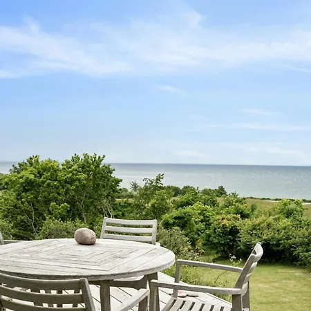 Casa de Férias With Sea View On Helgenaes Knebel